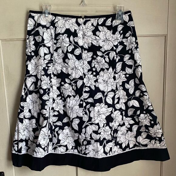 Dress Barn Skirt Black White Floral 8 - Picture 7 of 9